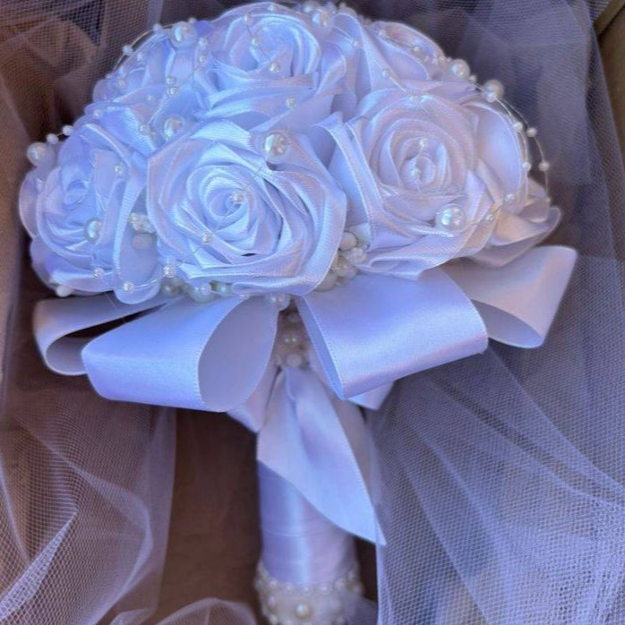 دسته گل عقد و عروسی رز روبانی