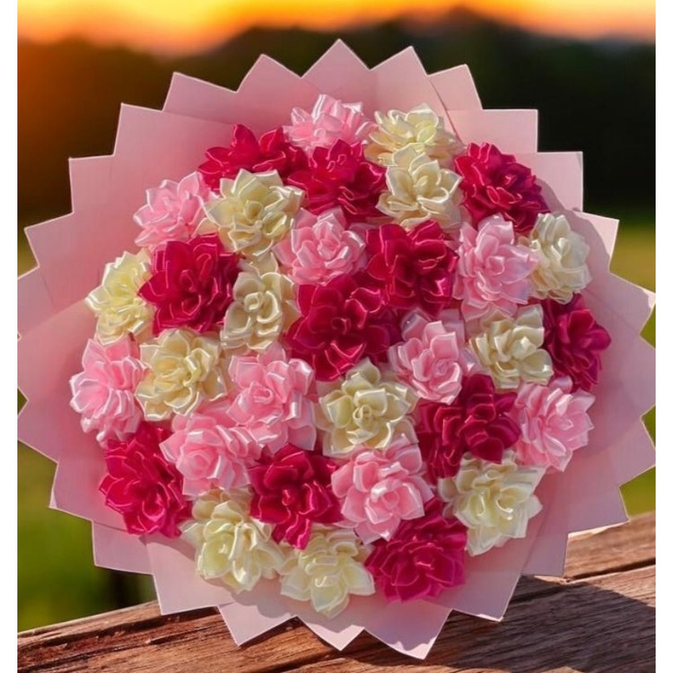 هدیه برای همسر دسته گل نیلوفر بنفش روبانی