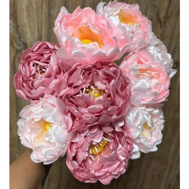 هدیه به دوست دسته گل پیونی روبانی