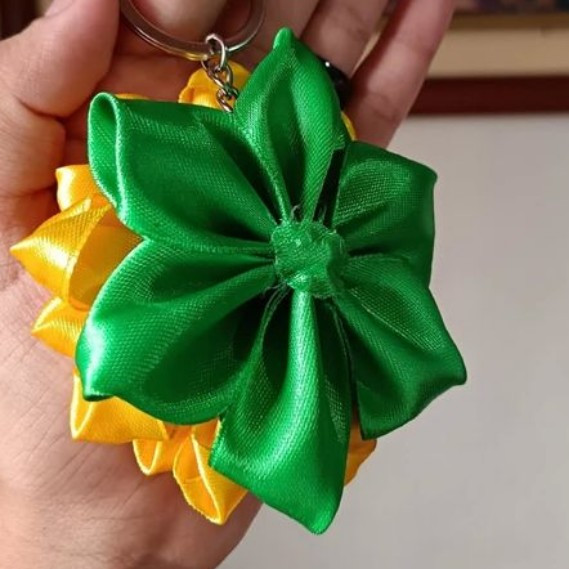 کادو خونه نویی جاسوییچی گل روبانی